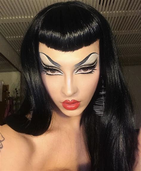 Ethan needs to see Violet Chachki’s waist : r/h3h3productions